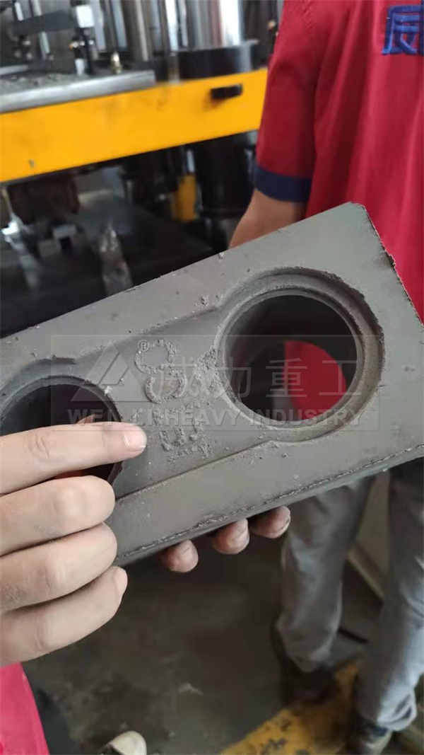 四梁四柱液压机压制粉末制品