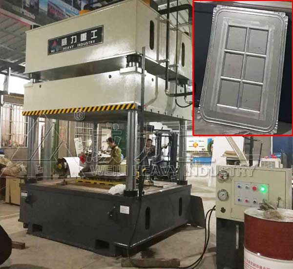 315吨大台面液压机带产品